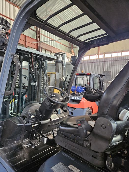 Навантажувач Toyota 5 т газ/бензин. Вилочный погрузчик Toyota 5 т