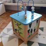 Cubo de atividades em madeira