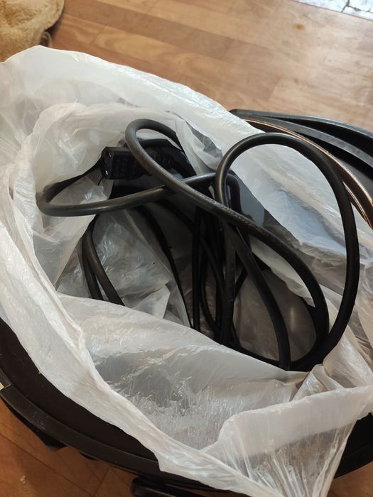 Продам мультиварку REDMOND  RMC-M150