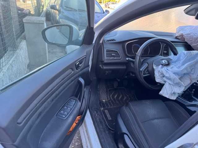 Renault Megane 2018 acidentado
