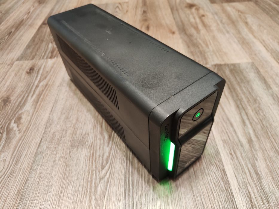 ДБЖ APC BVX700LI (360W) безперебійник