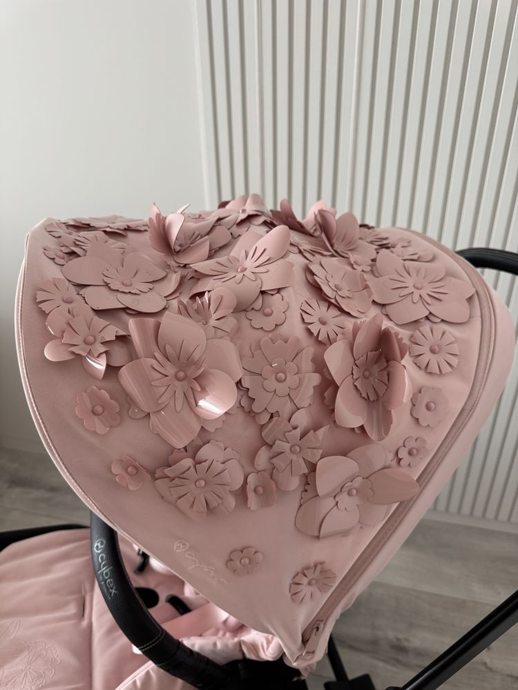 Продам коляску Cybex Priam Lux 4.0 Simply Flowers
