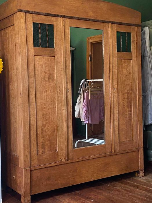 Szafa bukowa z ornamentami