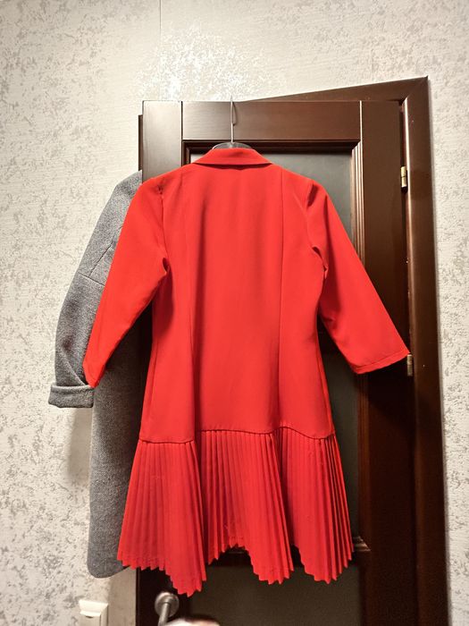 Сукня- піджак червона, розмір L