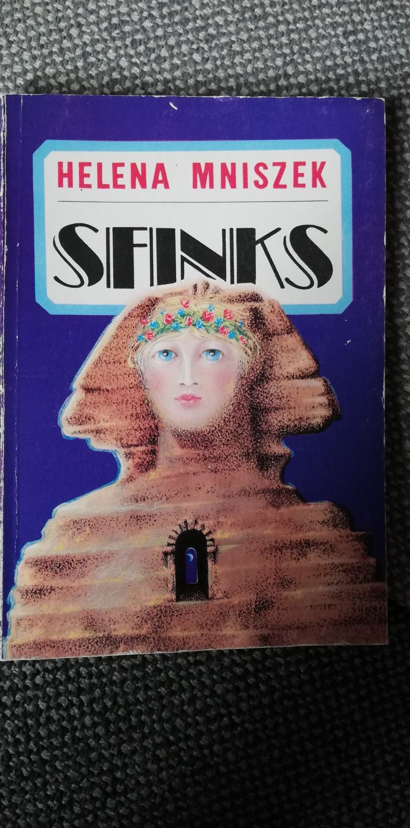 Sfinks-Helena Mniszek