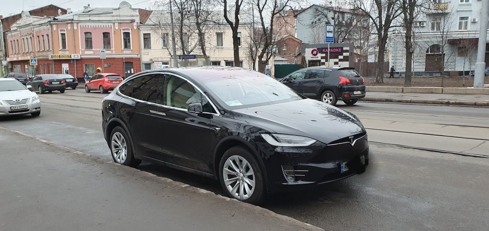 Tesla X не бита, с пробегом 33000 км