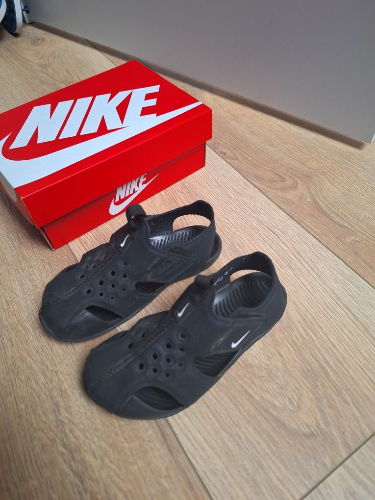 Sprzedam sandały Nike sunray protect 2