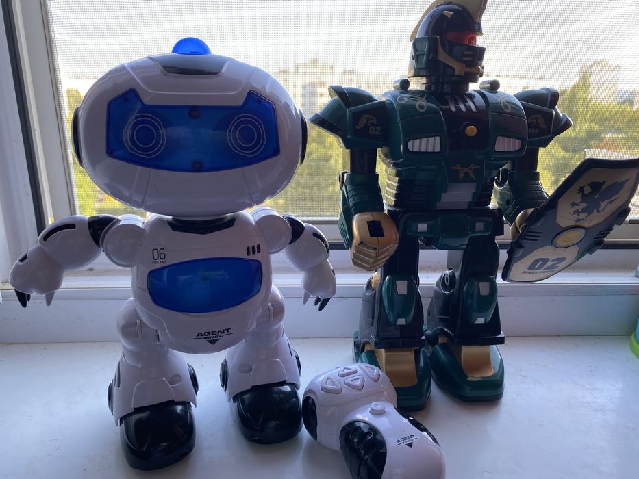 Іграшки . Інтерактивні роботи