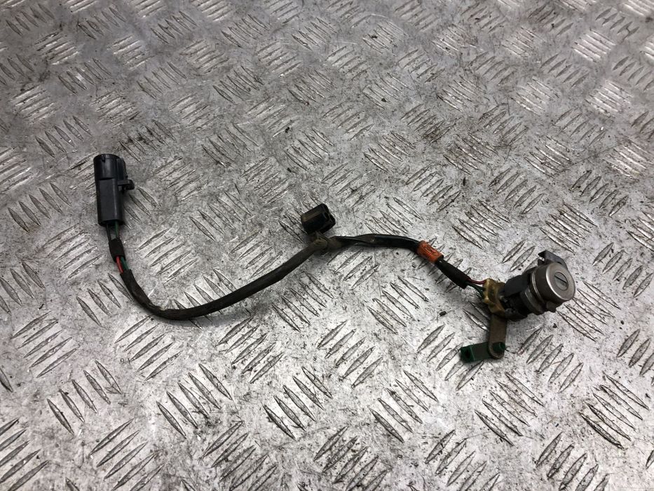 личинка замка левой двери 4R3Z6321991AA для Ford Mustang 2005-2009