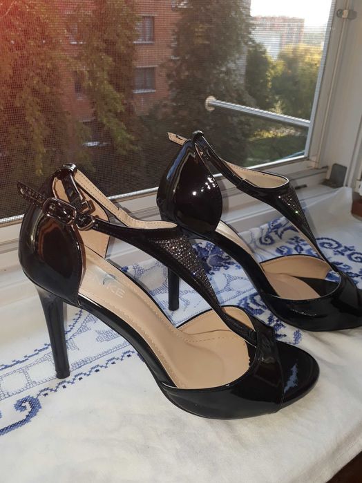 Босоножки на выход