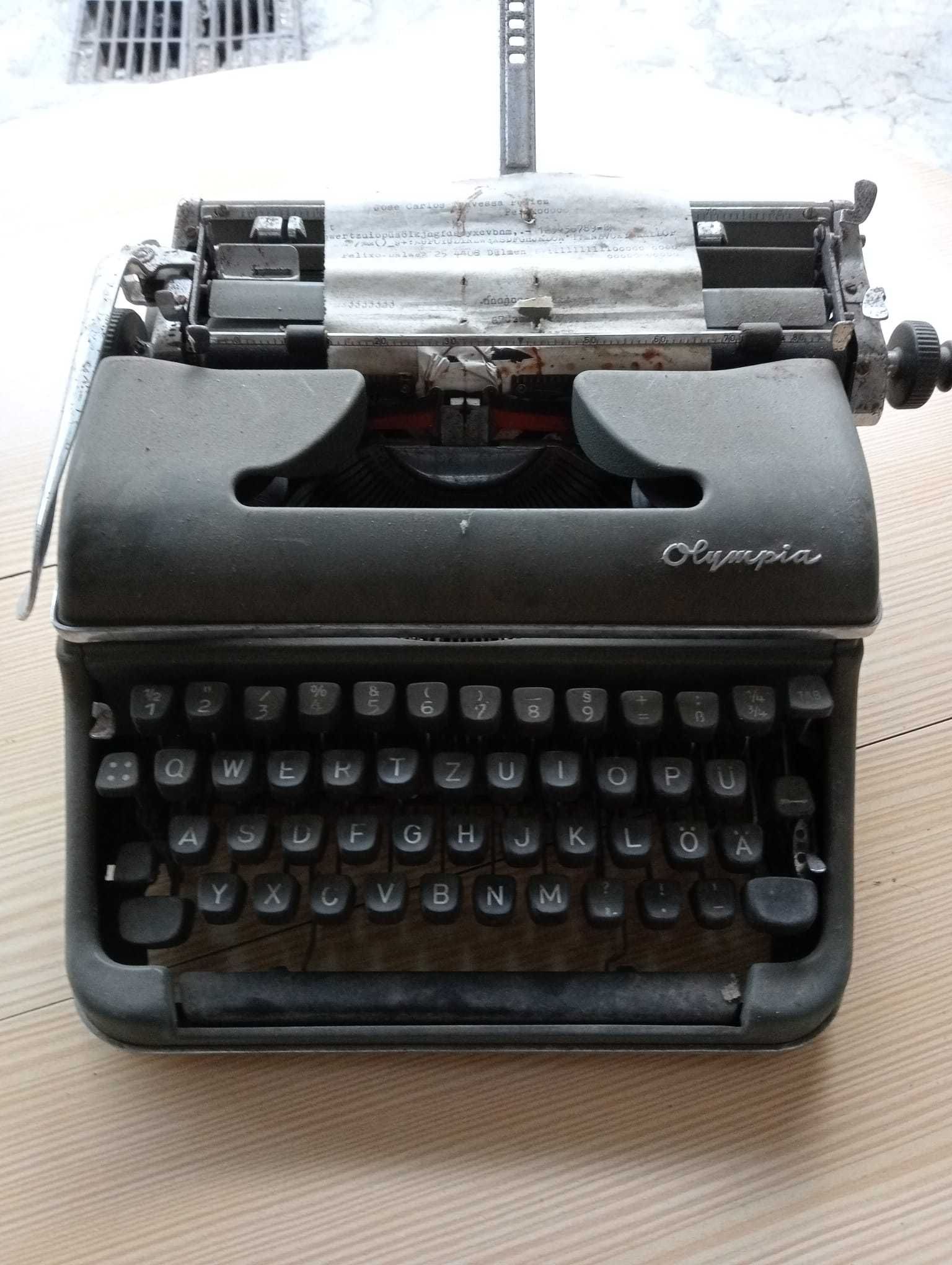 Máquina de escrever Usada