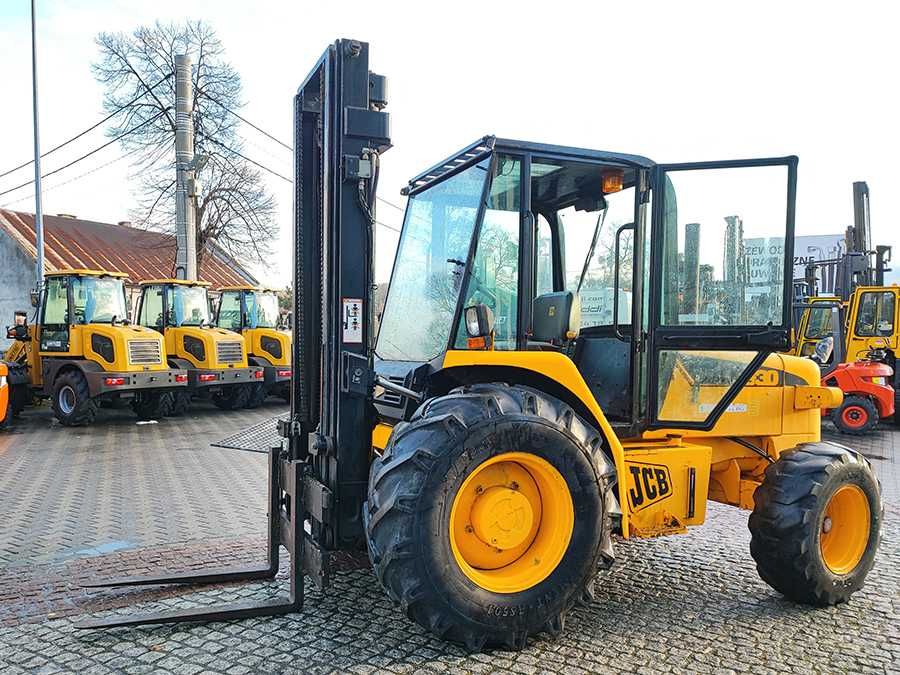 JCB 930 wózek widłowy terenowy 2 WD 3 tony triplex 5,5 m