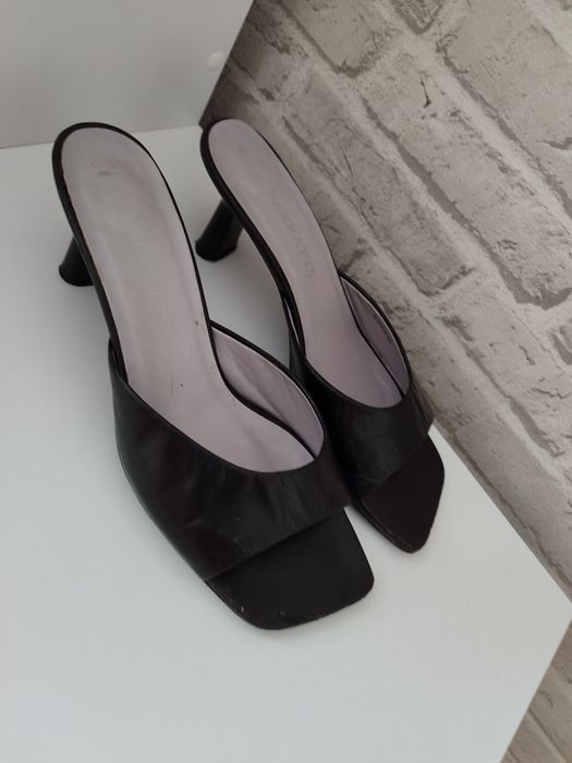 Босоніжки жіночі