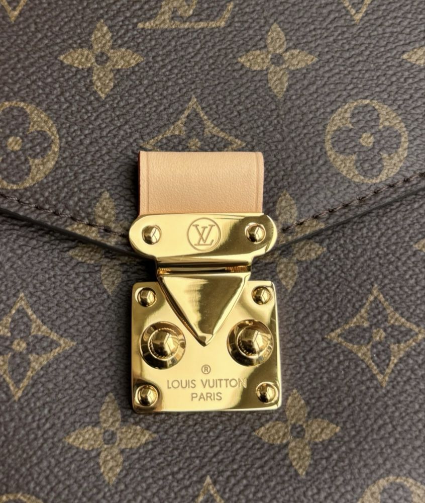 Louis Vuitton Pochette Métis