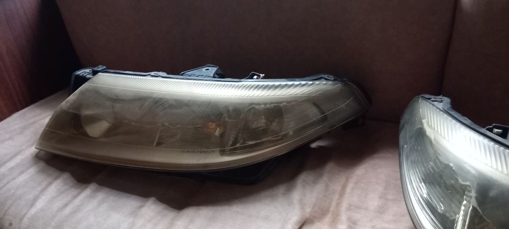 Faróis renault laguna