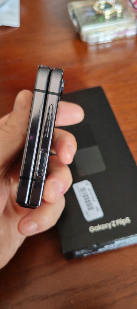 Samsung Galaxy flip 5 256gb. Jak nowy. Cena do negocjacji