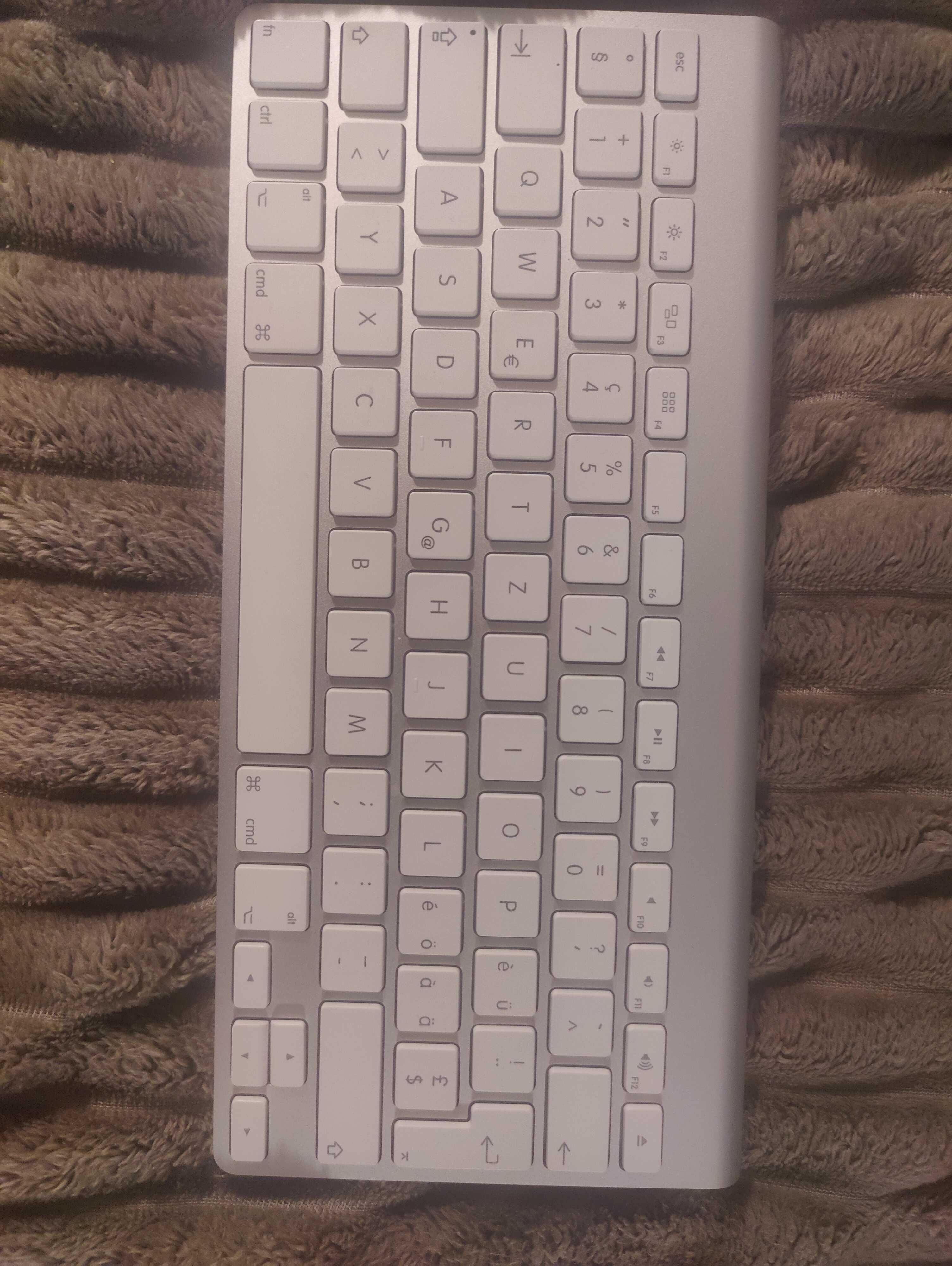 Беспроводная мышь и клавиатура Apple