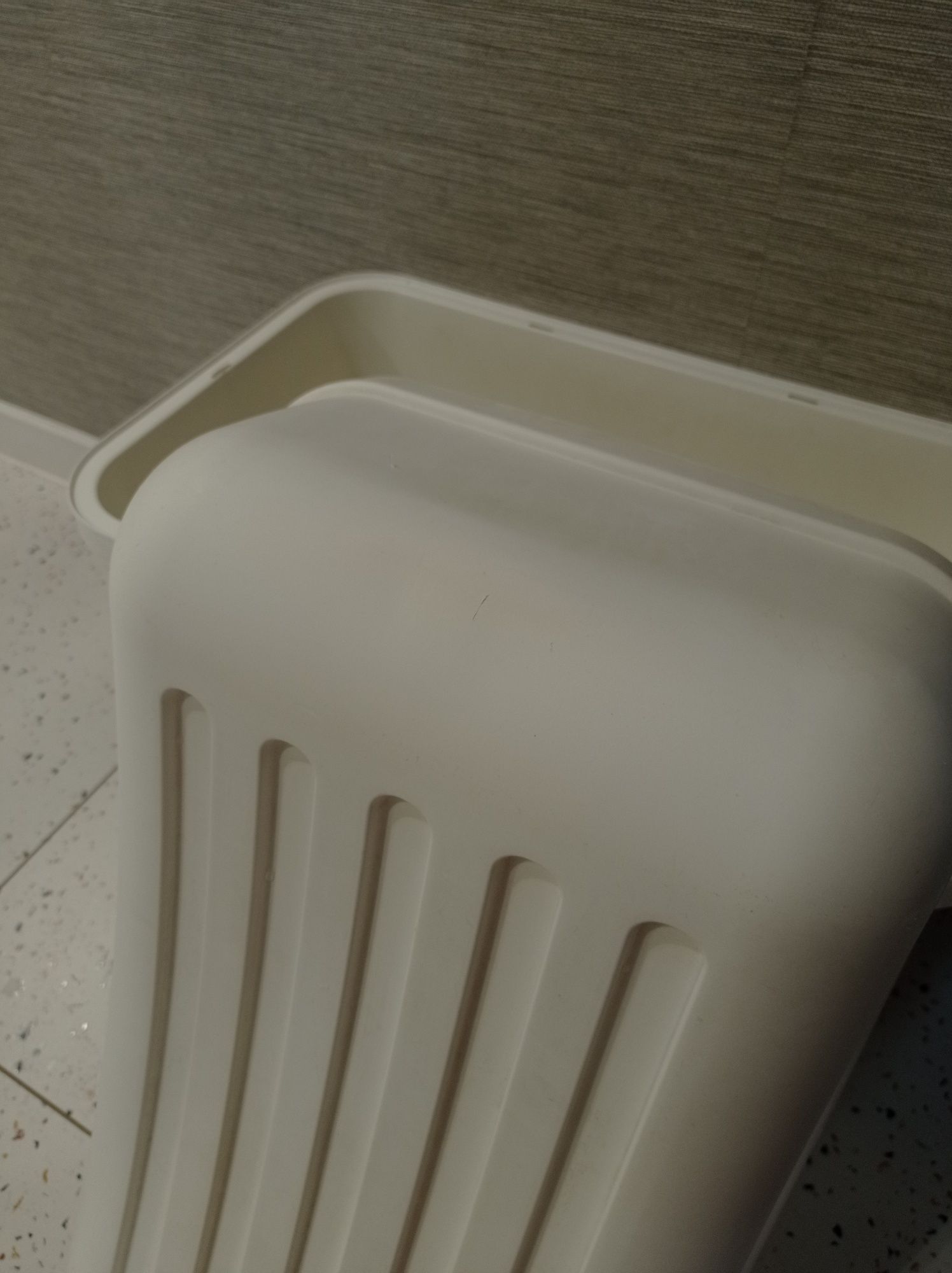 Podnóżek pojemnik kosz ze schowkiem Busjon IKEA