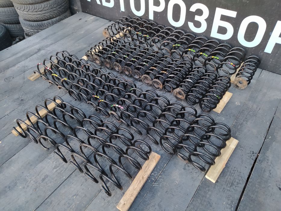 пружина стойки пружыны пассат б6 шкода А5 golf 5 6 caddy polo