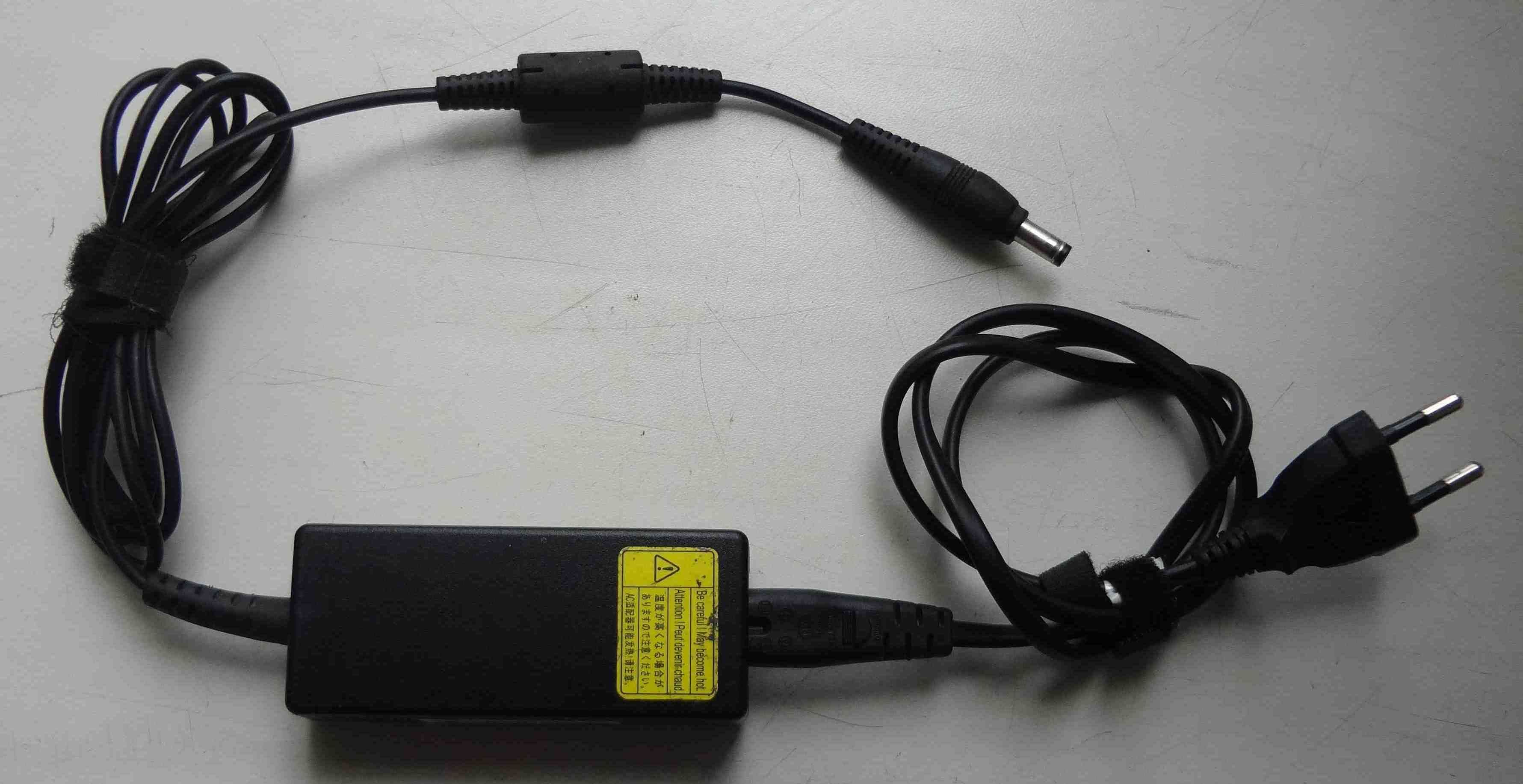 Блок питания Toshiba 19V 1.58A PA3743U-1ACA, зарядка