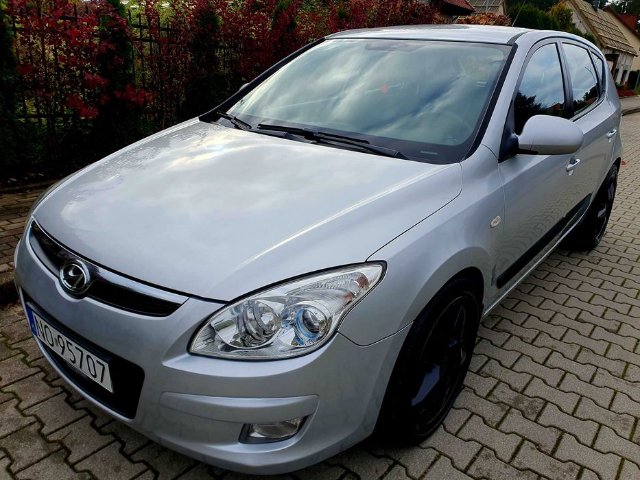 BARDZO ZADBANY, salon PL., idealnie jezdzi, 5L./100 km.