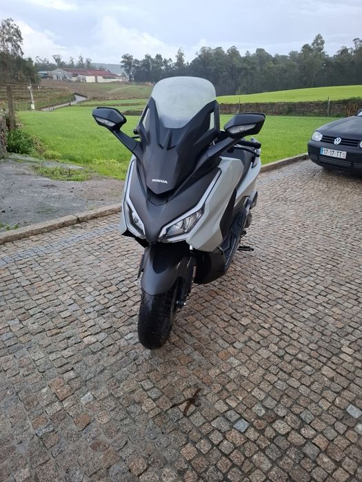 Honda forza 125 de 2023  como nova (ainda  com garantia)