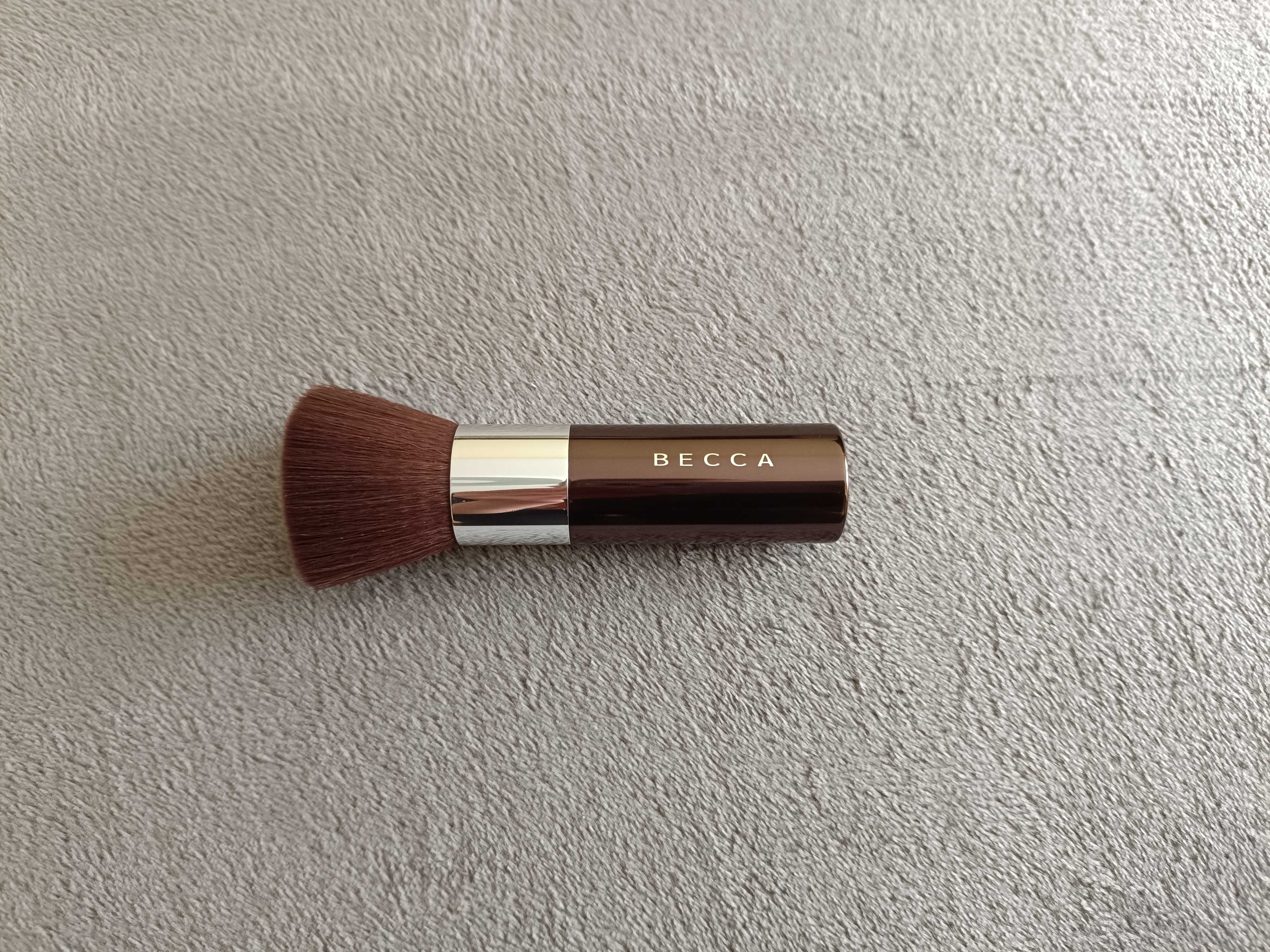 BECCA Kabuki Brush pędzel do pudru