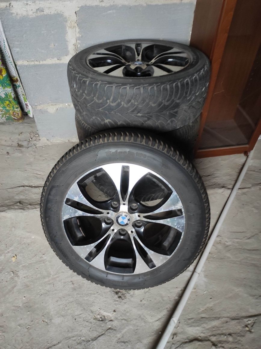 Felgi aluminiowe R16 5x120 ET34 BMW z oponami zimowymi