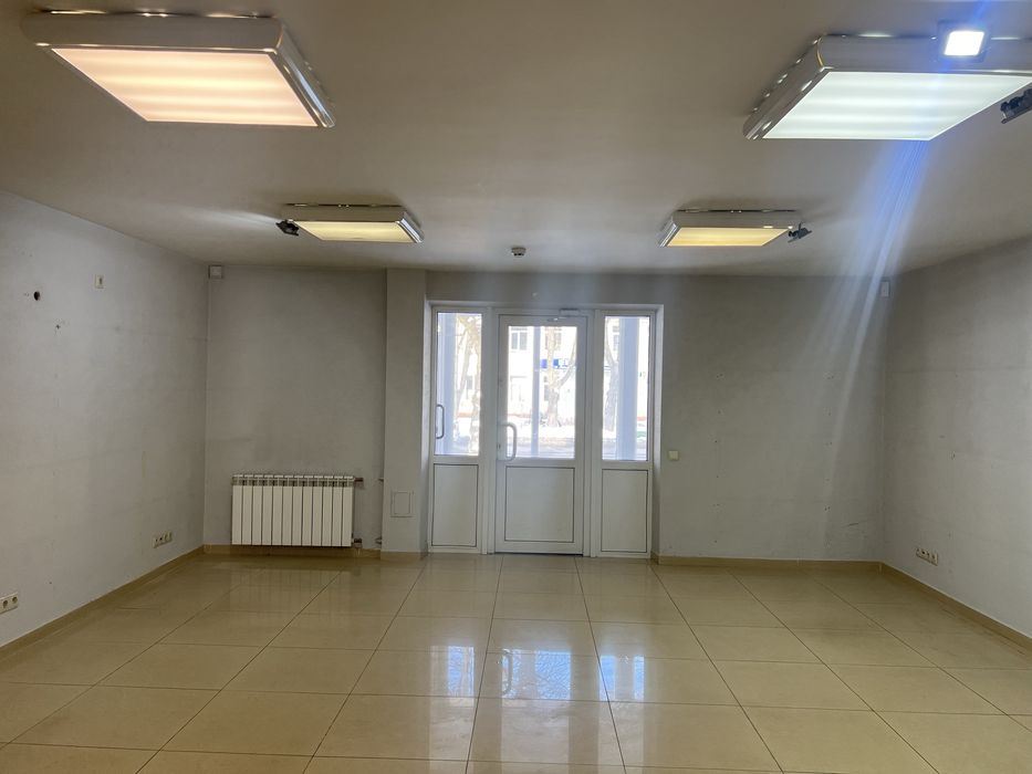 Оренда комерційного приміщення в центрі міста, пр.Волі.