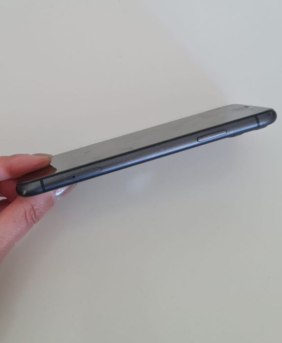 iPhone 11  preto 64 GB