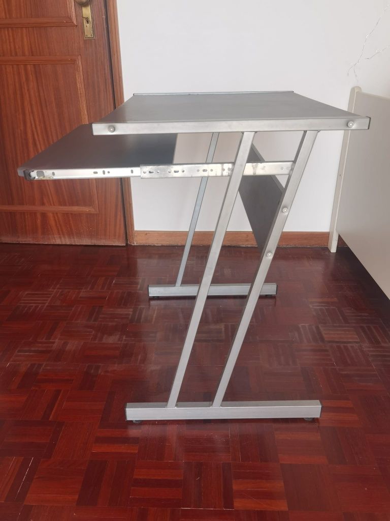 Mesa de computador.