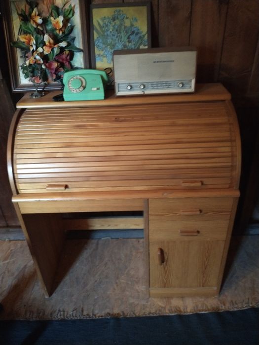 Sekretarzyk sosnowy zamykany Biurko