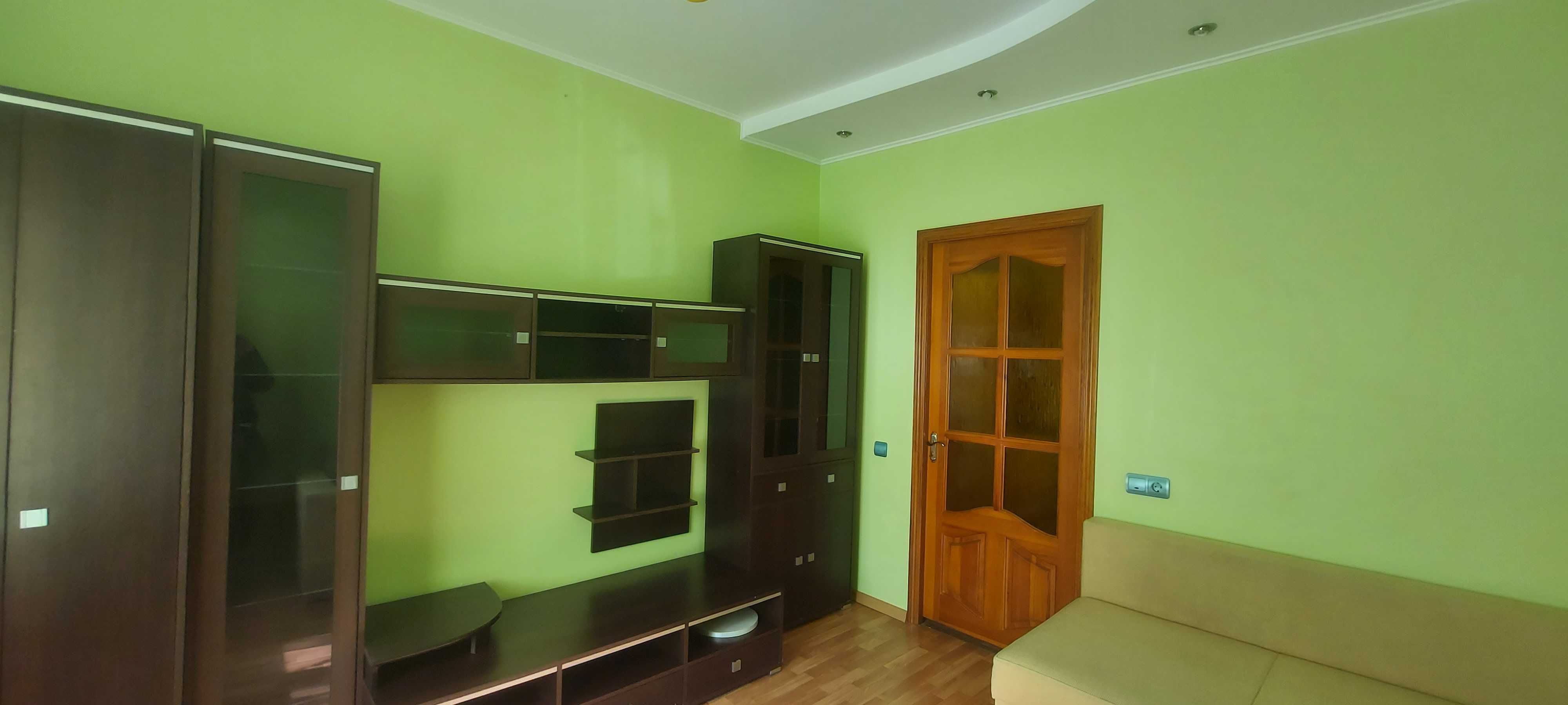 Продається двокімнатна квартира у Боярці з індивідуалкою. 53000$