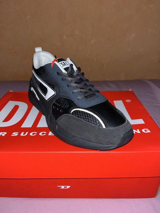 Wyprzedaż sneakersy męskie Diesel.