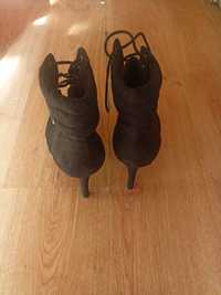 Sprzedam buty rozmiar 40