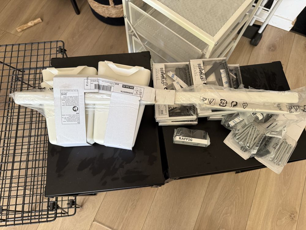 Drążek z haczykami i 4 pojemnikami nowy ikea sunnersta