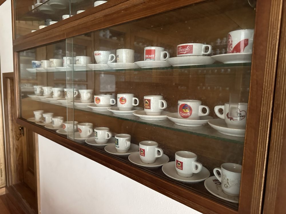 Coleção de 1260 Chávenas de Café - 40 anos