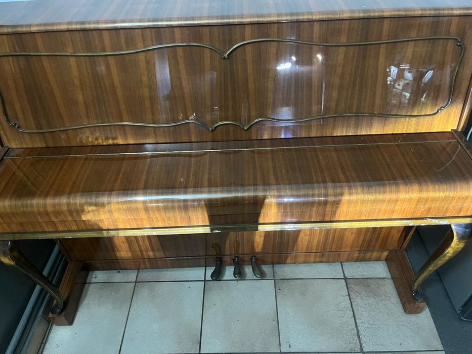 Pianino marki Calisia