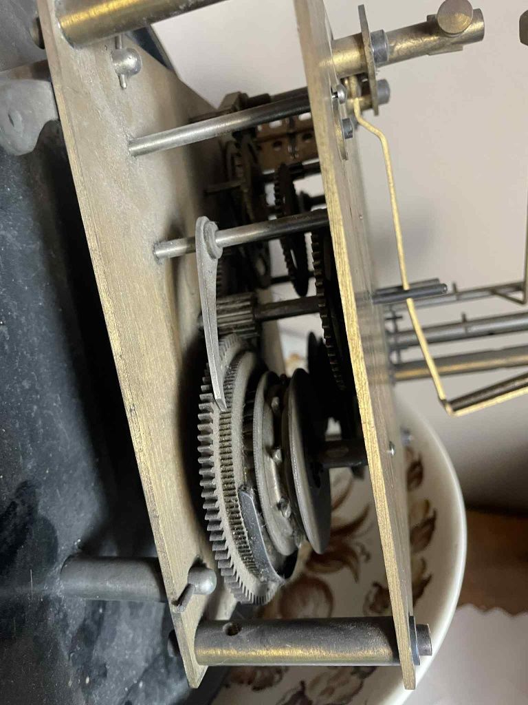 Mechanizm zegara stojącego
