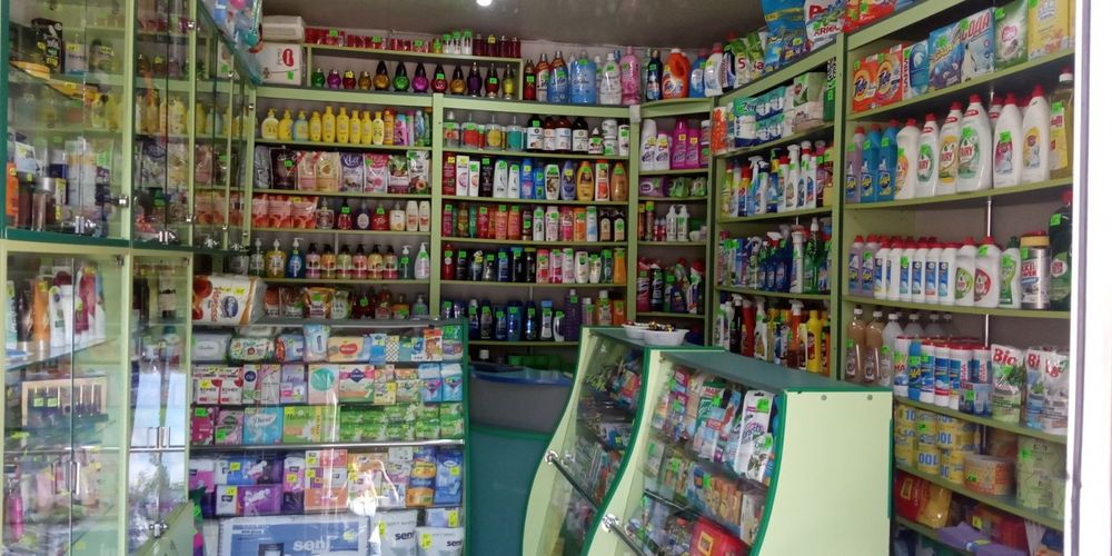 Стелажі, меблі для магазину