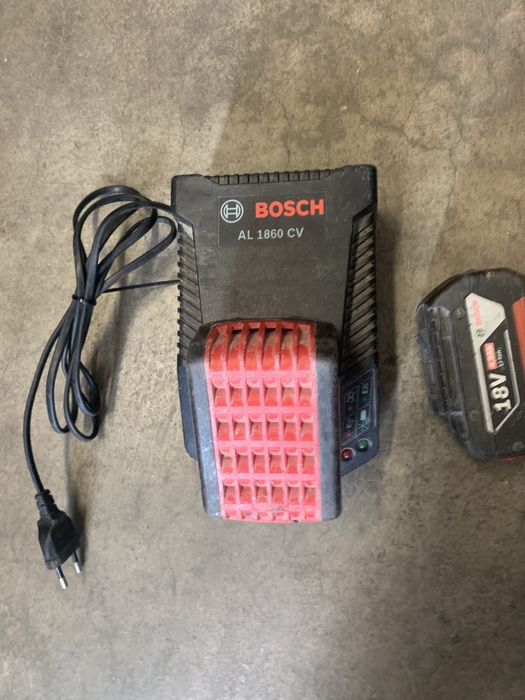 Ładowarka i 2 baterie Bosch AL 1860 CV