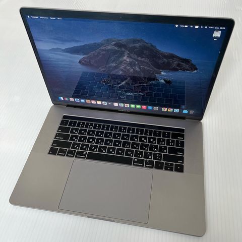 MacBook Pro 15  1990 (2018)