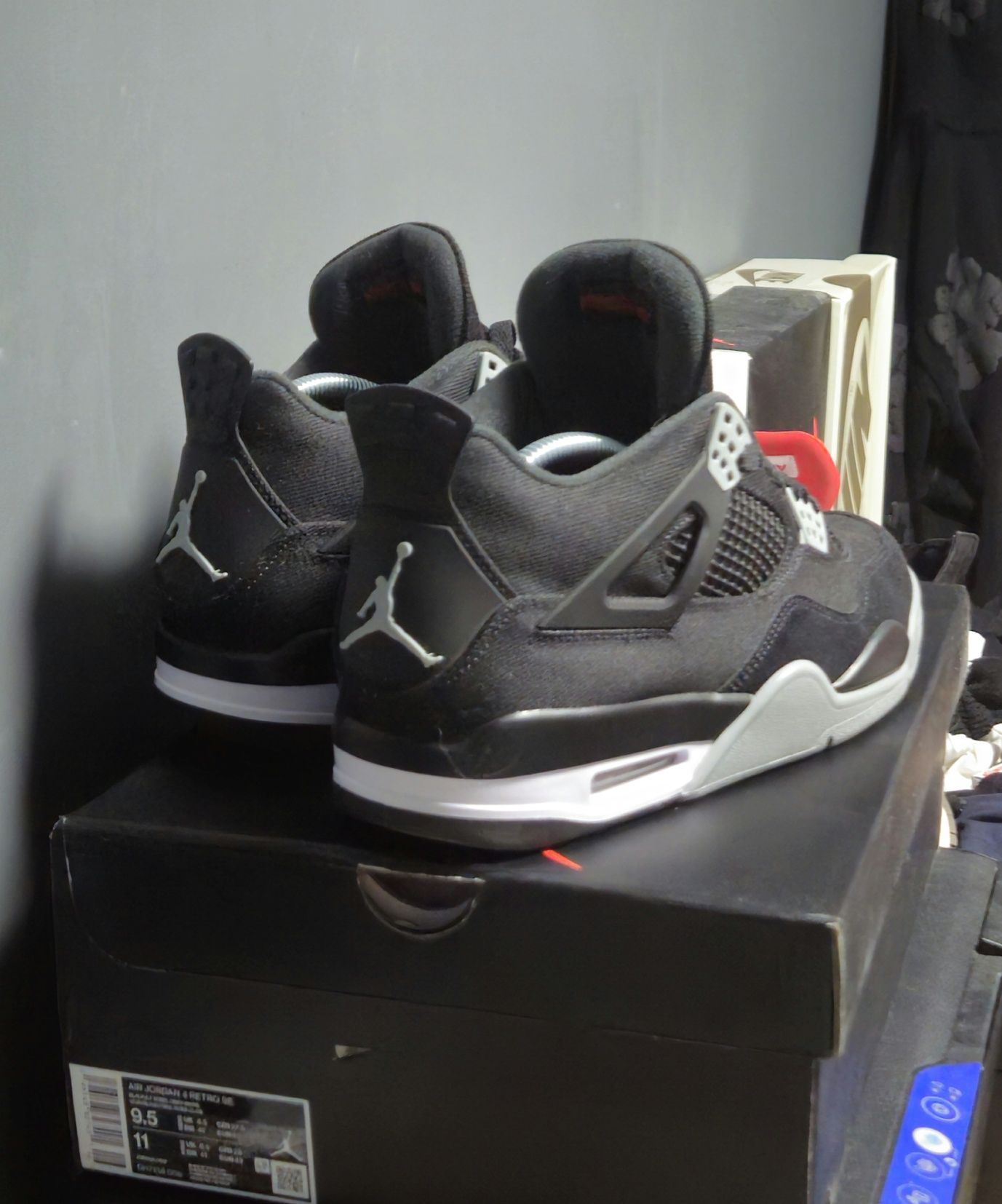 Jordan 4 "Black Canvas" 43