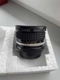 Bardzo ładny obiektyw Nikon Nikkor 20mm 2.8 AIs