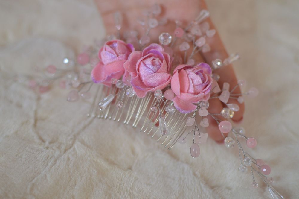 Гребень с розовым кварцем ′Розочки′