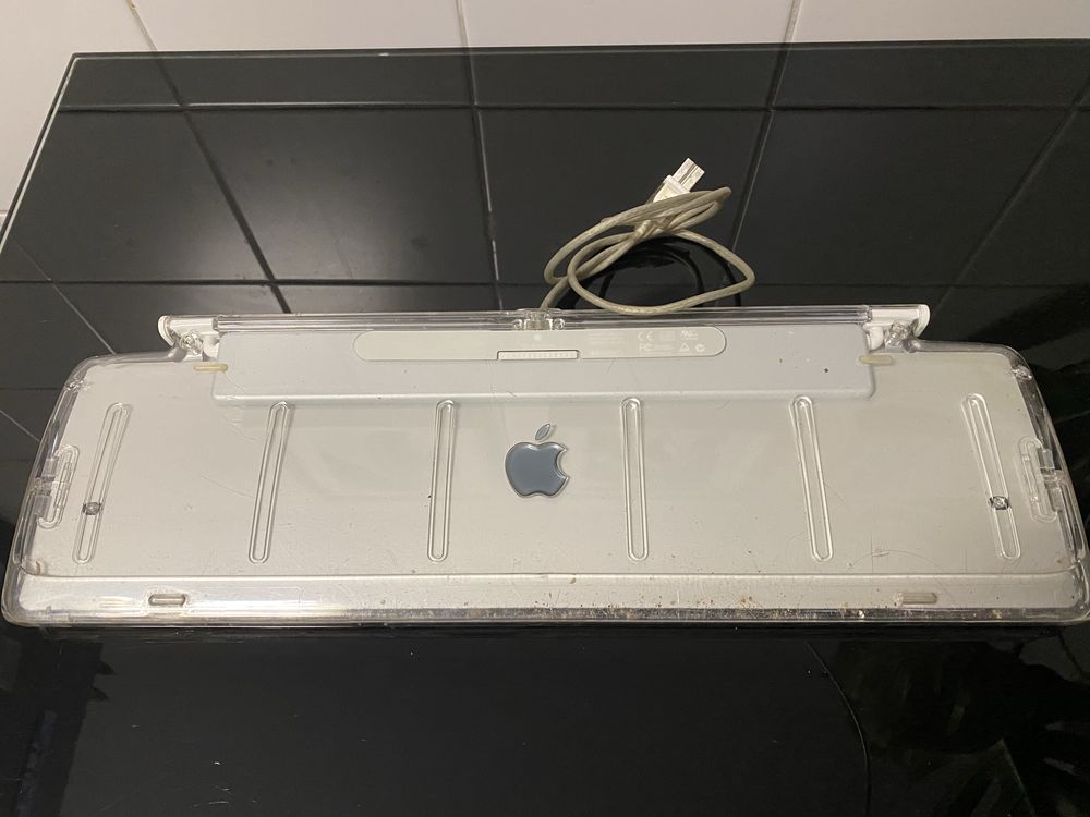 Apple iMac 24 - SSD 240GB - 3GB RAM - Catalina