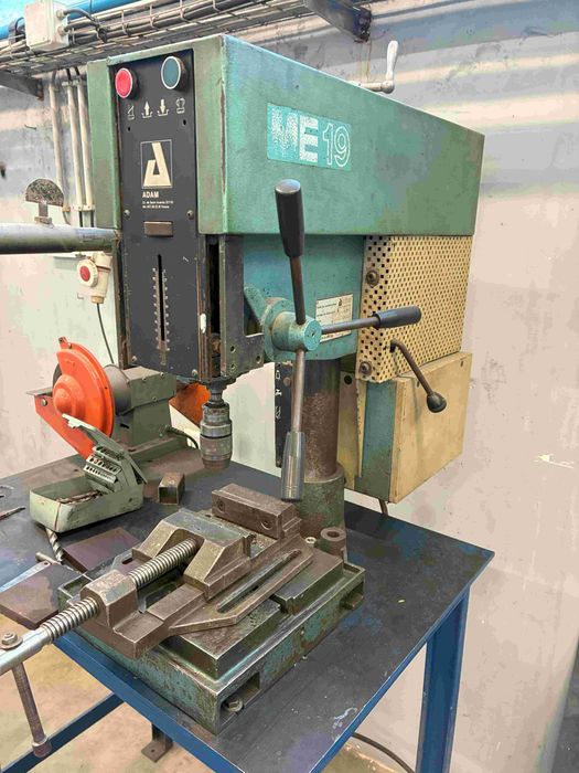 Máquina de furar de coluna ADAM - ME 19 G