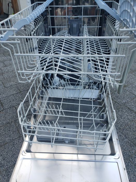 BEKO DIS 1521 kosz dolny i górny