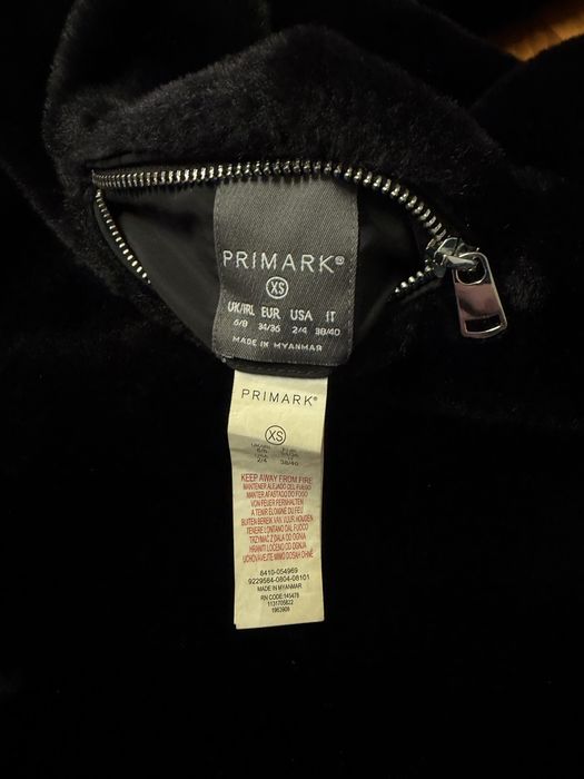 Casaco Menina Primark tamanho XS reversivel, dá para vestir dos dois l