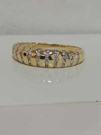 WŁOSKI złoty pierścionek NOWY wysadzany cyrkoniami